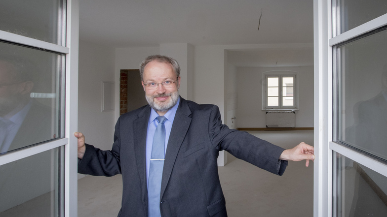 Aus zwei kleinen Wohnungen ist nun eine geräumige geworden. Noch in der Bauzeit fand sich ein Mieter, berichtet Wulf-Dietrich Schomber von der SWG Kamenz.