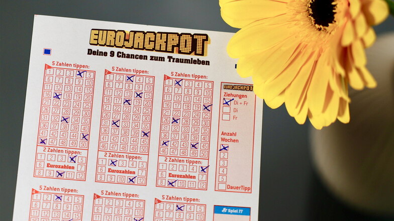 Bei der Eurojackpot-Ziehung am Freitag warten 48  Millionen Euro in der ersten Gewinnklasse. Ein Spieler aus dem Landkreis. Meißen gewann jetzt über 400.000 Euro.