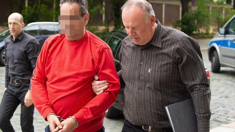 Vor einer Woche wurde Laurent F. dem Haftrichter vorgeführt. Dort hat er sich nicht zu den Tatvorwürfen geäußert. Der 55-Jährige kam in Untersuchungshaft.