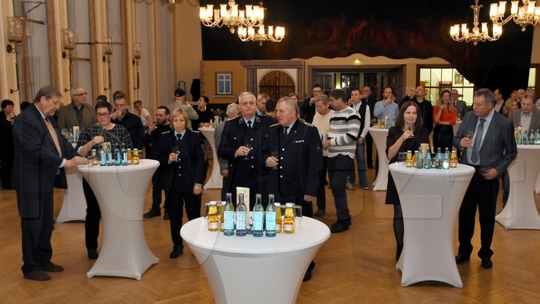 120 Gäste folgen am Freitagabend der Einladung von Bürgermeister Ralf Brehmer zum traditionellen Neujahrsempfang der Gemeinde Rietschen im Saal der Fema.
