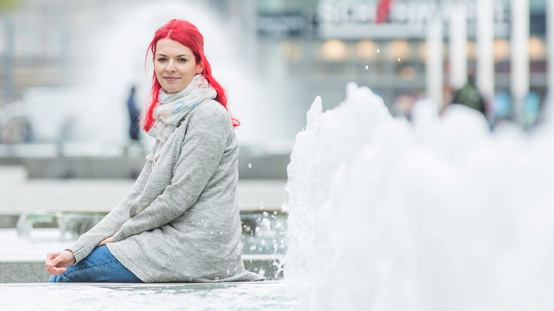 Sarah Küttner aus Dresden teilte auf Instagram als "Ossilinchen" Erlebnisse aus dem Pflege-Alltag. Nun hat sie den "Pflexit" vollzogen.