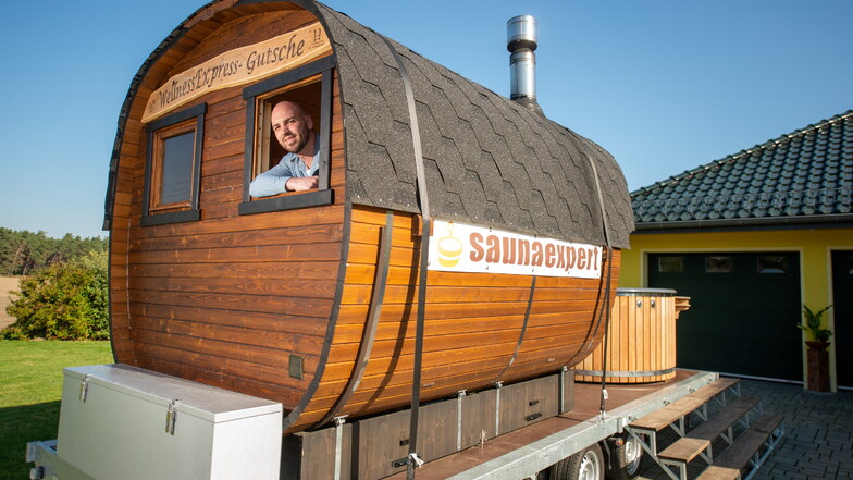 Einer der Betreiber der mobilen Sauna, Matthias Held.