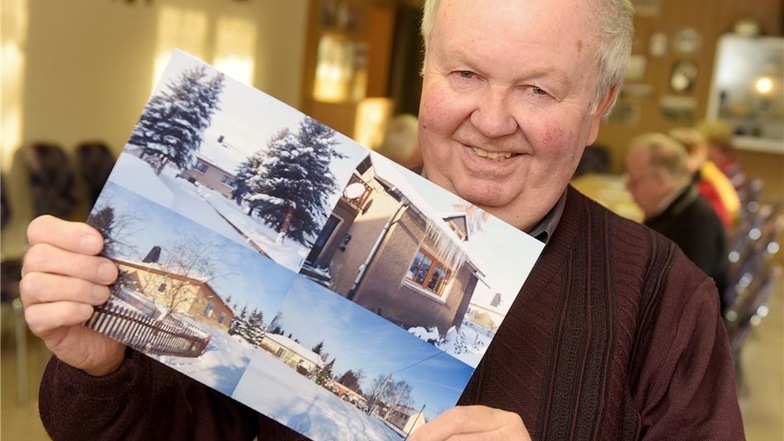 Eberhardt Kolbe, der Ortschronist für Gebersbach und Umgebung, hat für die winterliche Chronikstunde vorm Weihnachtsbaumverbrennen eine Collage mit Fotos vom Winter 2010 zusammengestellt. Das Wetter war in der Runde in Gebersbach ein beliebtes Gesprächsth