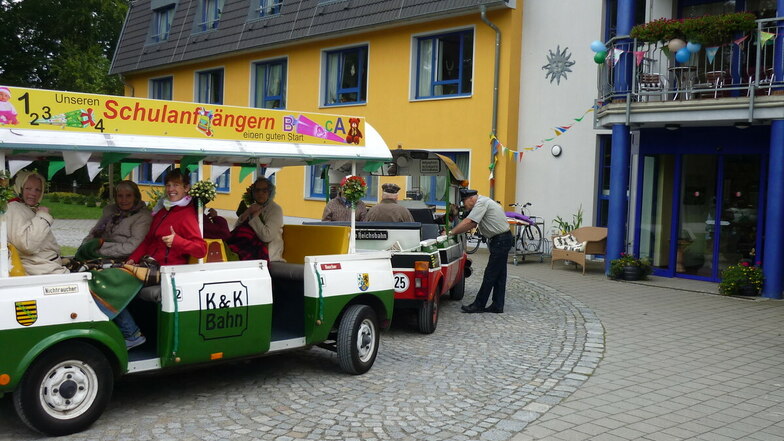 Regelmäßige Ausflüge und Veranstaltungen gehören zum Angebot im "Haus Sonne" am Schloßpark in Schönfeld dazu. Also auch für Mitarbeiterinnen und Mitarbeiter eine wunderbare Aufgabe.