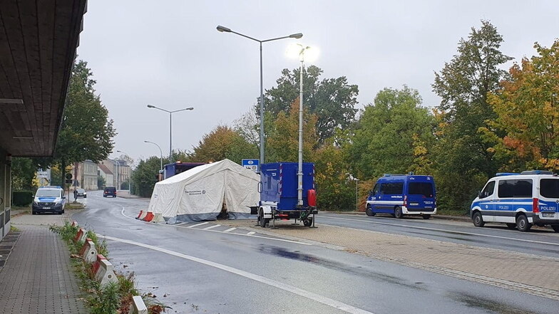 Ein Zelt des THW am Grenzübergang Zittau.