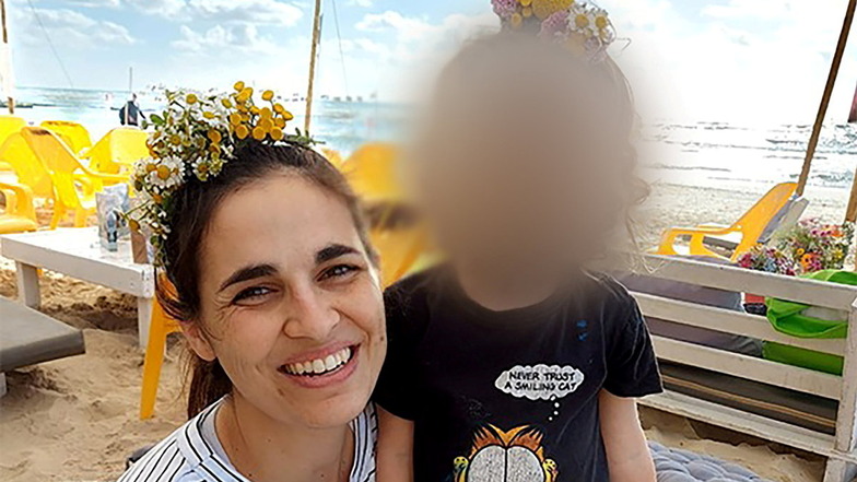 Yarden Romann mit ihrer dreijährigen Tochter. Romann wurde am Samstag offenbar von Terroristen der im Gazastreifen herrschenden Hamas in das Palästinensergebiet verschleppt. Die Familie ist extrem besorgt und hat keine Informationen über ihr Schicksal.