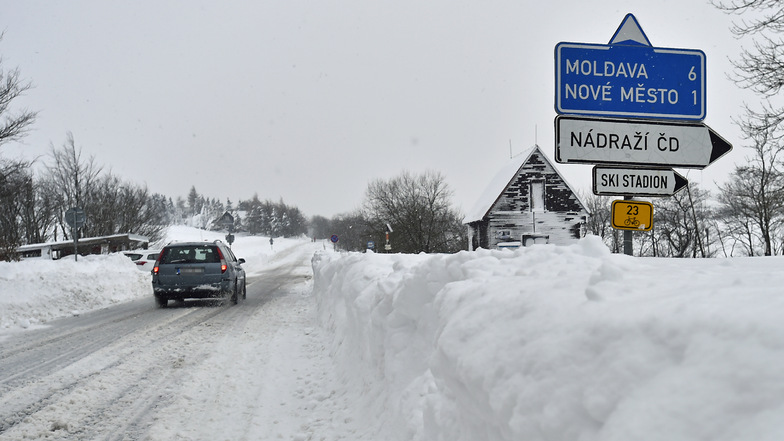 Touristen, die mit dem Auto in Tschechien unterwegs sind, sollten in diesem Jahr auf Neuregelungen achten.