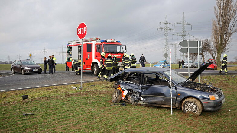 Die Feuerwehr Glaubitz wurde wieder einmal zu einem Unfall an der Rodaer Kreuzung gerufen.