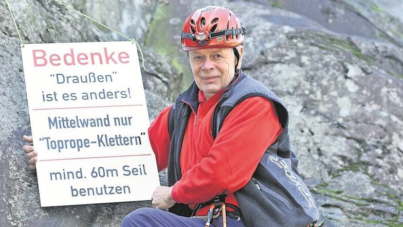 Volker Heinrich hat an der Unfallstelle nun ein Schild angebracht. Das soll Kletterer für die natürlichen Gegebenheiten sensibilisieren.