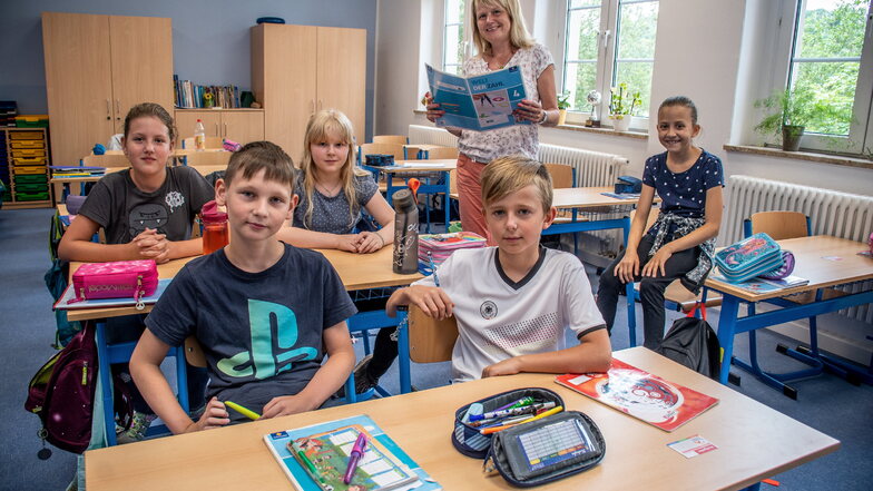 Annett Lorenz-Ziegenbalg, Leiterin der Grundschule Waldheim, hofft eine weitere Digitalisierung der Schule. Es fehlen interaktive Tafeln in den Klassenzimmern und Laptops für die Lehrer.