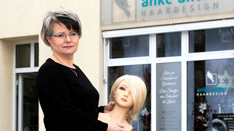 Seit März dürfen Anke Anton und die anderen Friseure wieder ihre Kunden bedienen. Doch seither ist nicht einfacher geworden.