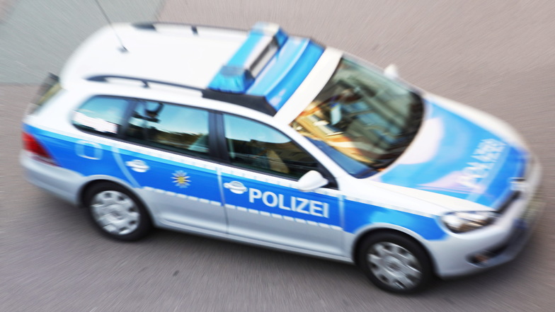 Teenager zerstechen Reifen an 19 Fahrzeugen in Chemnitz