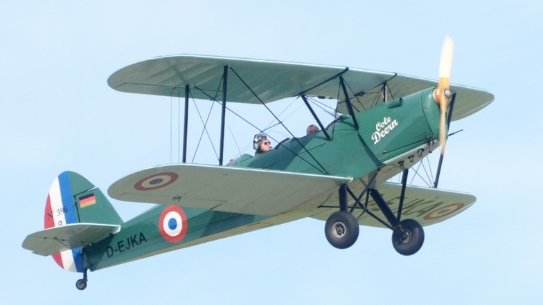 Rundflüge des Museums mit historischen Flugzeugen.