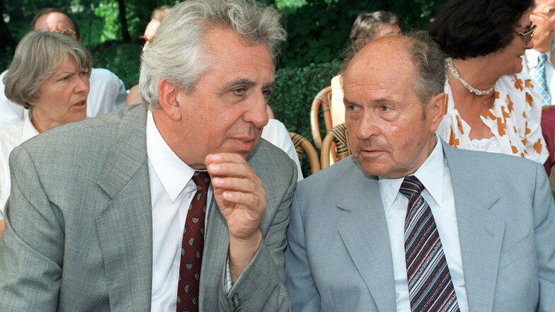 Oskar Fischer (r.), hier zusammen im Jahr 1997 mit Egon Krenz.