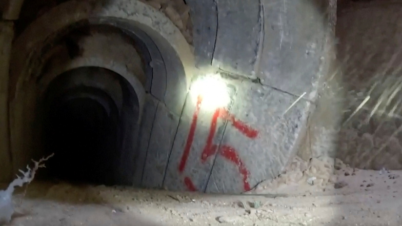 Bodycam-Aufnahmen aus dem Inneren eines Tunnels in den Palästinensergebieten.