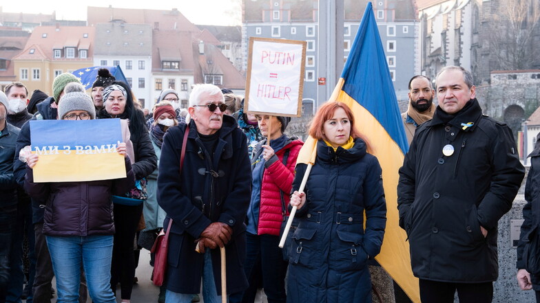 Franziska Schubert bei der Kundgebung gegen den Krieg in der Ukraine auf der Altstadtbrücke in Görlitz am Sonntag.