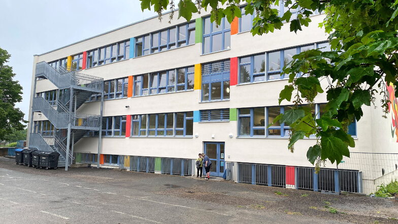 Die Grundschule Kittlitz sieht schon nicht mehr nach Baustelle aus.