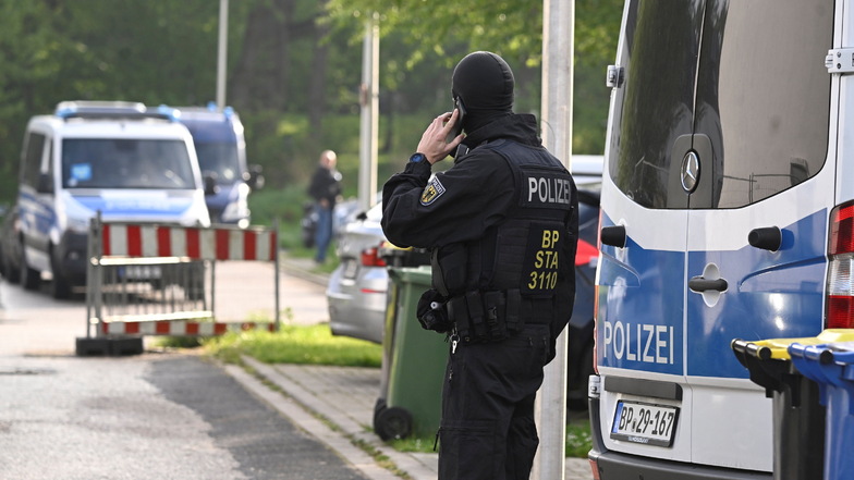 Nach der Festnahme von vier Jugendlichen aus NRW und Baden-Württemberg an Ostern wegen Terrorverdachts werden durch einen vertraulichen Bericht nun neue Details bekannt.