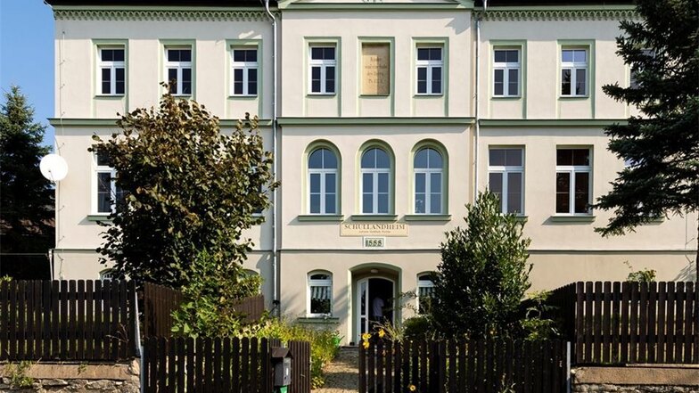 Das Schullandheim in Neukirch. Bis vor Kurzem haben dort noch junge Asylbewerber gewohnt.