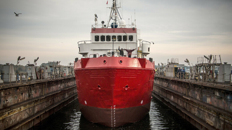 Die "Sea-Eye 4" liegt derzeit zum Umbau in einem Hafen in Mecklenburg-Vorpommern.