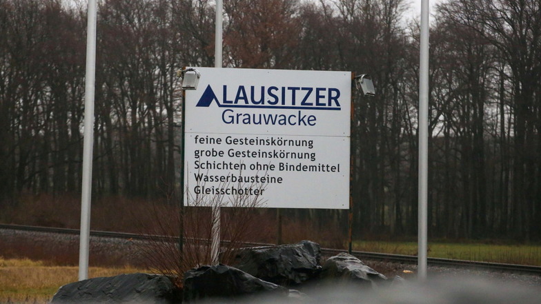 Das Unternehmen Lausitzer Grauwacke will seinen Steinbruch in Oßling erweitern. Dagegen regt sich Widerstand.
