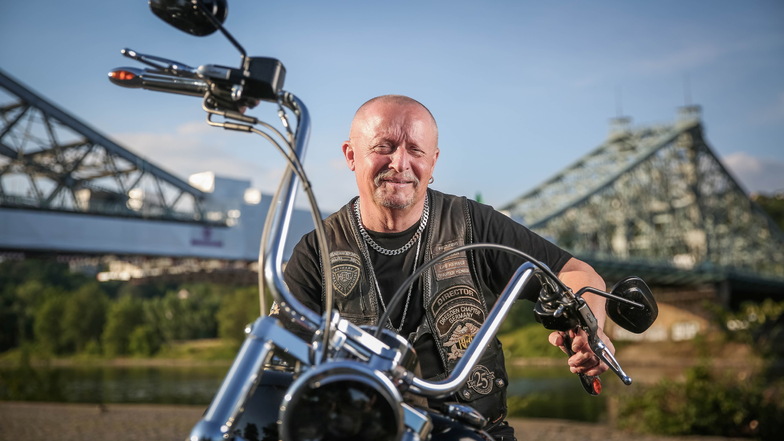 Chapter-Chef in Dresden: Eberhardt "Ebs" Grohmann, ehemals Fleischer, dann Gewürzverkäufer. Er fährt eine Harley Davidson Night Train.