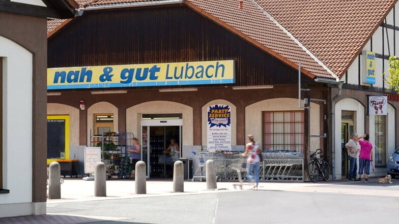 Das Schild "nah & gut Lubach" wird von dem Supermarkt in der Oderwitzer Ortsmitte bald verschwinden. Nach einer Umbauphase soll hier im Frühjahr ein "diska"-Markt eröffnen.