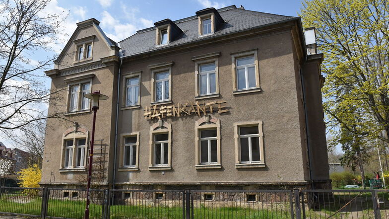 Der Schriftzug „Hafenkante“ prangt am Gebäude in der Kantstraße, wo einst das Mundwerk den Schülertreff betrieb.