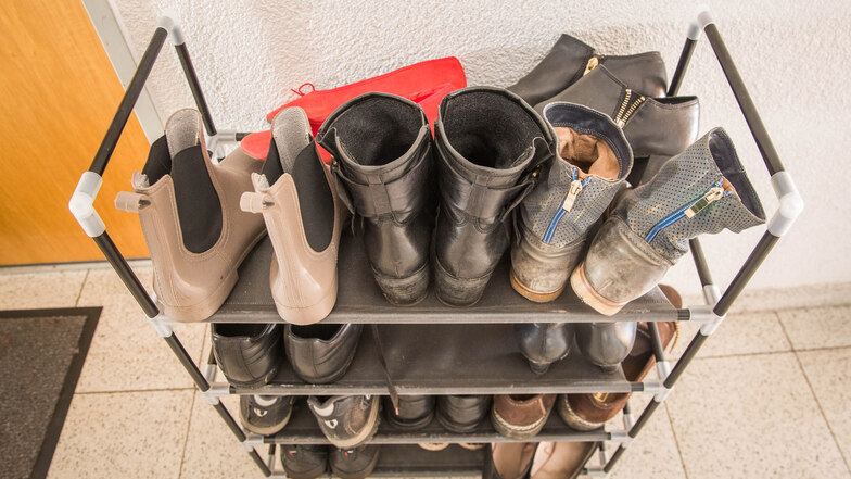 Schuhe im Treppenhaus: Für viele Mieter ist das alltäglich. Großvermieter sehen das aber gar nicht gerne.