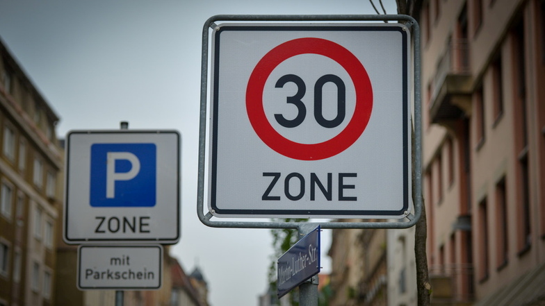 Eine Mehrheit in Dresdens Stadtrat möchte keine Initiative für mehr Tempo-30-Zonen.
