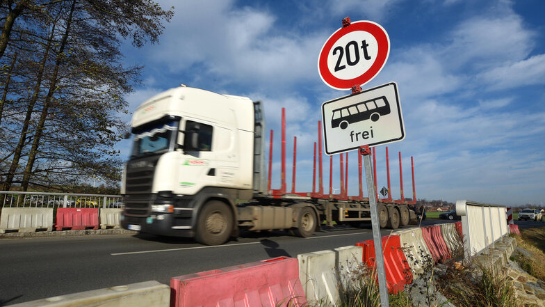 Die desolate Brücke zwischen Ostritz und Leuba ist für Fahrzeuge über 20 Tonnen gesperrt.
