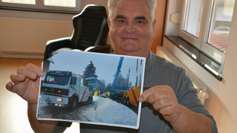 Klaus Dussa ist seit mehr als 30 Jahren Unternehmer. Selbst LKWs werden von seinen Mitarbeitern aus misslichen Lagen befreit.