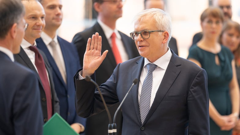 Sachsens neuer Finanzminister Hartmut Vorjohann bei seiner Vereidigung am vergangenen Freitag.