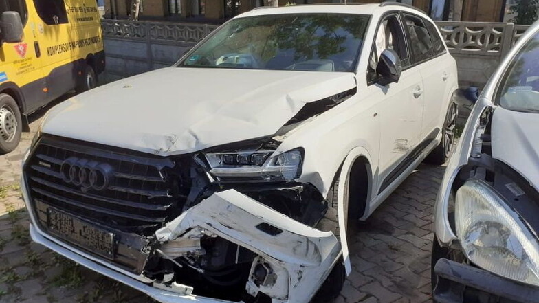So sah der Unfall-Audi am Ende der Drogenfahrt aus.