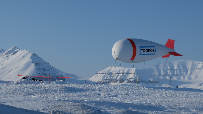Beluga, der Ballon vom Leipziger Tropos-Institut startet noch bis Mitte Mai von der deutschen Nordpolarstation in Spitzbergen