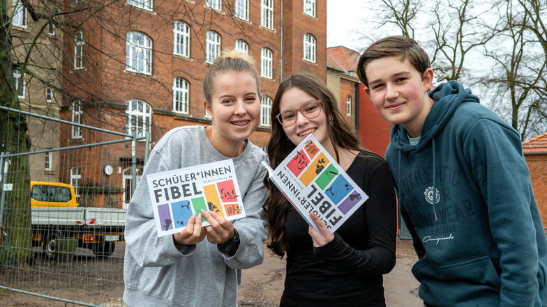 Leony-Sophie Wendler, Nina König und Paul Luca Lang vom Schülerrat der Pestalozzi-Oberschule haben eine Fundmate-Aktion ins Leben gerufen.