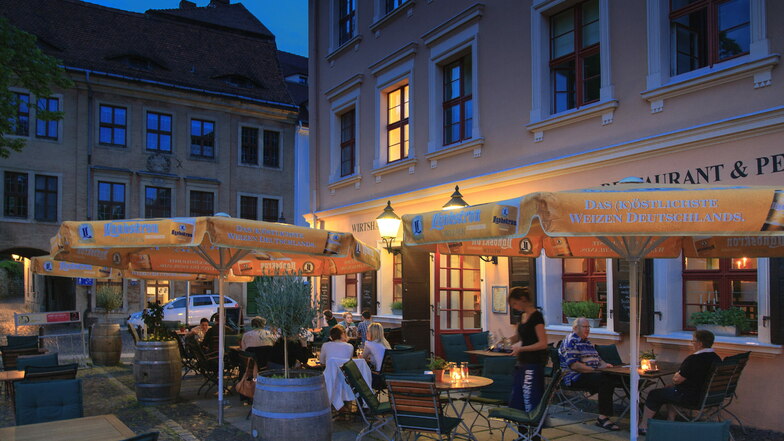 Genießen Sie inmitten der prächtigen
Altstadtkulisse regionale Spezialitäten der deutschen und polnischen Küche.