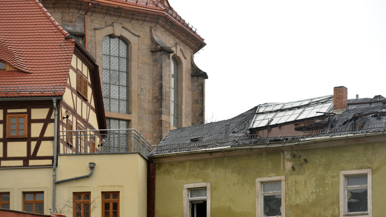 Das leerstehende Haus mit dem eingestürzten Dach an der Pirnaer Straße 3 ist ein Schandfleck für die Königsteiner Innenstadt.