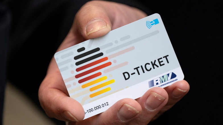 Zum 49-Euro-Ticket bietet der Verkehrsverbund Mittelsachsen das VMS-DeutschlandTicket+ an.