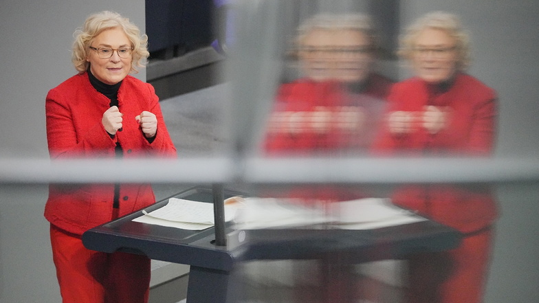 Justizministerin Christine Lambrecht (SPD) am Donnerstag im Bundestag