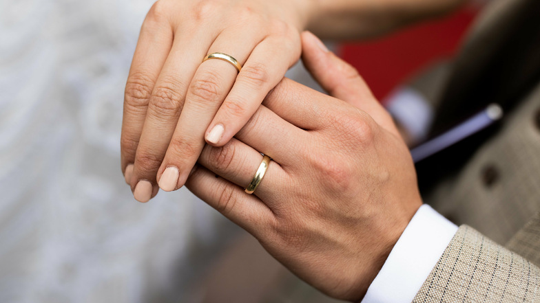 Heiraten hat im Jahr 2020 seine besonderen Regeln. Das schreckt viele allerdings nicht ab, sich das Ja-Wort zu geben.