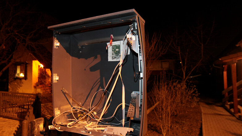 Bereits Anfang des Jahres wurde in Pirna ein Zigarettenautomat gesprengt. Jetzt haben Unbekannte in Sebnitz zugeschlagen.