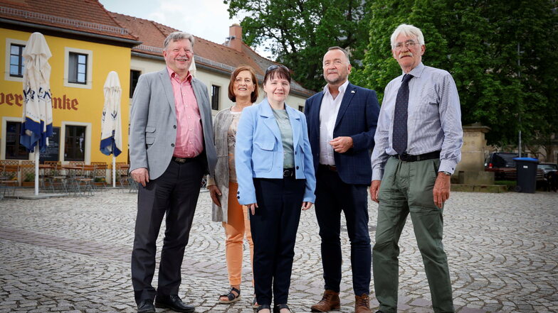Für die CDU gehen Ulrich Reusch, Jens Baumann, Katja Schröter sowie Bianca Erdmann-Reusch für den Stadtrat und den Kreistag ins Rennen, OB Bert Wendsche (v. r. n. l.) kandidiert für das Kreisparlament.