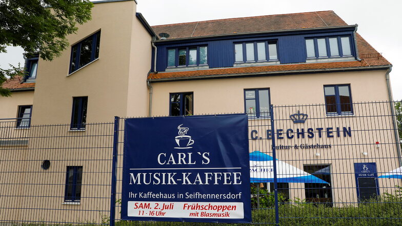 Carl's Musik-Kaffee in Seifhennersdorf holt die Eröffnungsfeier nach.