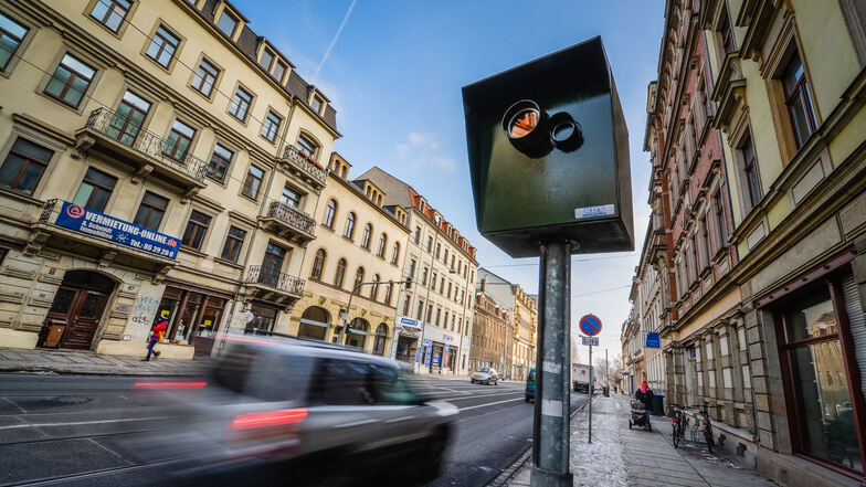 Der Rotlichtblitzer auf der Bautzner Straße ertappt im Durchschnitt täglich vier Fahrzeuge. 