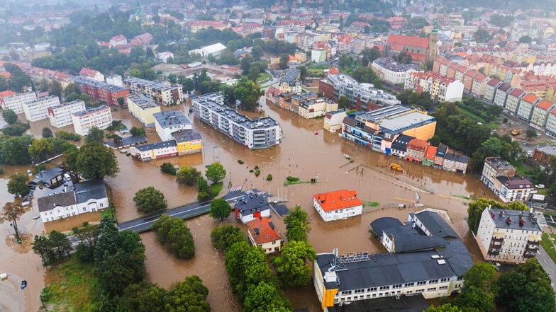 Die Innenstadt von Jelenia Góra ist komplett überflutet.