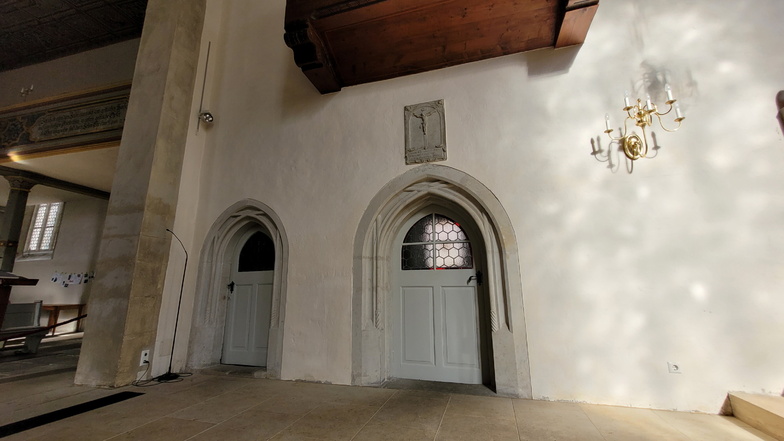 Die 1719 massiv gesicherte Tür in die Sakristei. Hier tobte sich die Tullian-Bande mit brachialer Gewalt aus. Foto: Matthias Schildbach