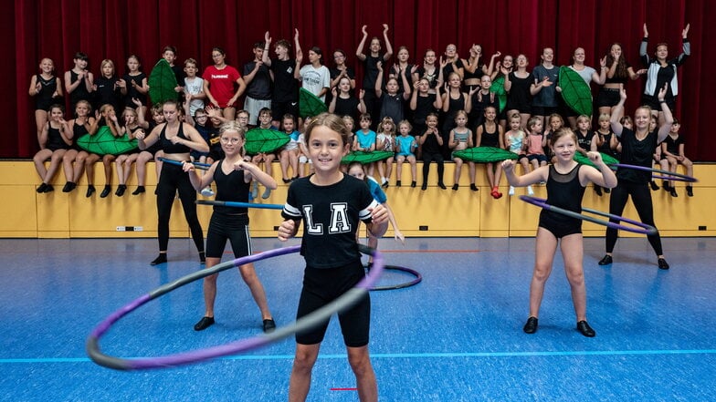 In der Hartarena ein paar Trainingseinheiten. Den Abschluss des Ferienlagers gestaltete Eventmoderator Stefan Bräuer mit sportlichen Spielen, die vor allem die Gemeinschaft fördern.