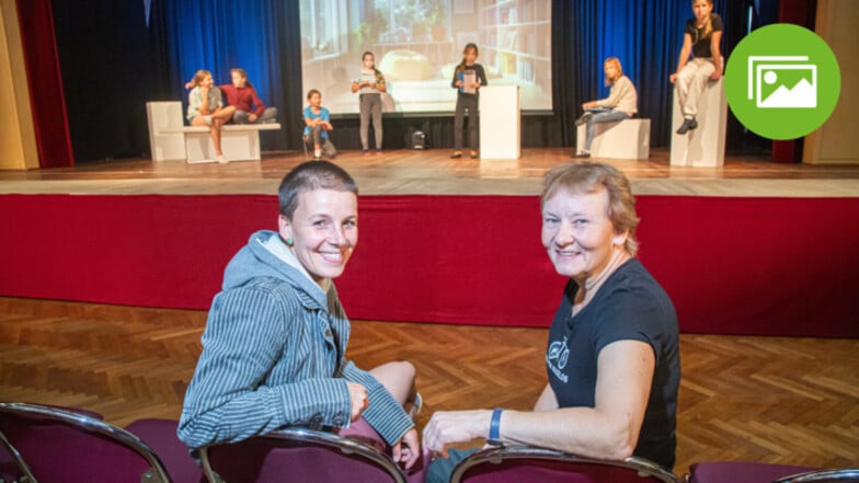 Die Rothenburger Tanzpädagogin Sarah Schröter und die Görlitzerin Dorina Scheinpflug inszenieren gemeinsam das Jugendtanztheaterstück "Skrupellos" im Bürgerhaus Niesky.