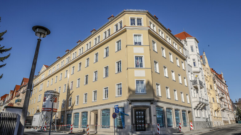 Das Eckhaus an der Lessingstraße/Pestalozzistraße hat eine neue Fassade erhalten.
